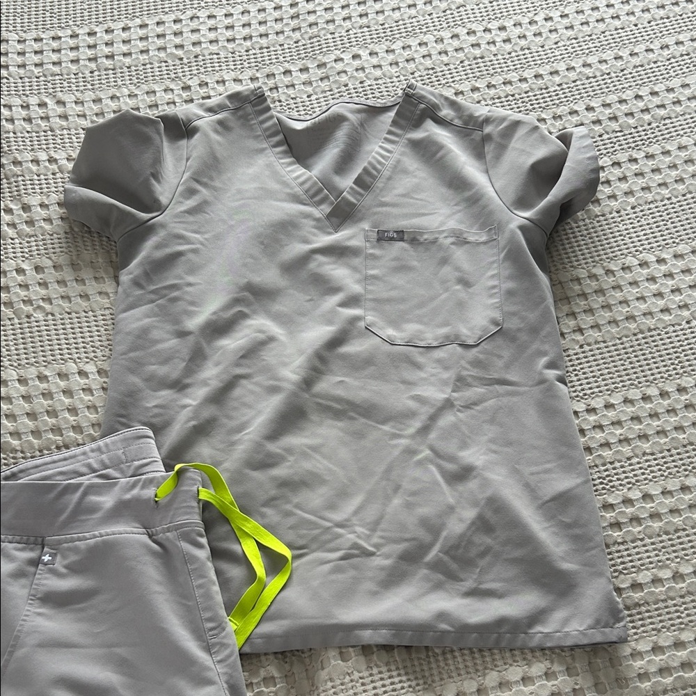 Figs Light Grayish/pink Scrub Set with Neon Yellow Accent